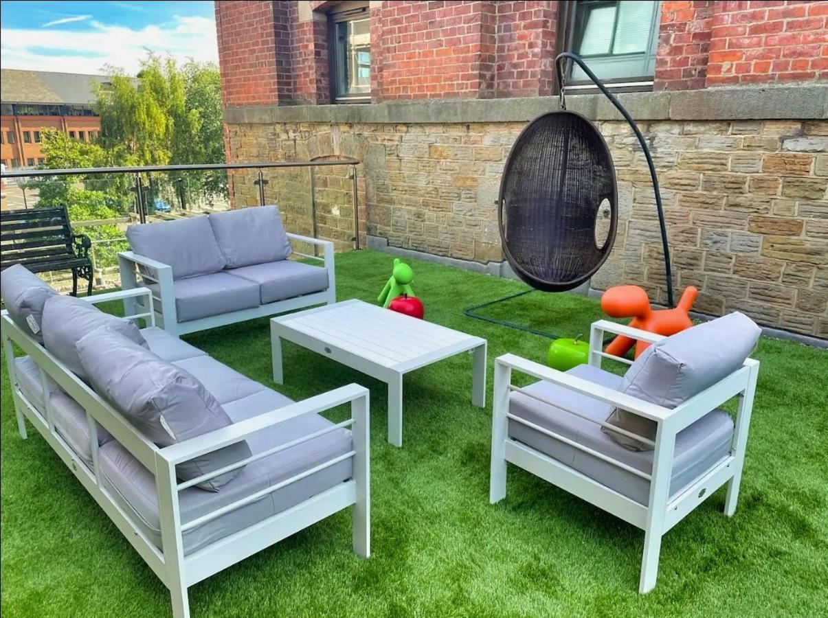 Historic Clock Tower Apartment With Rooftop Terrace And Free Secure Parking シェフィールド エクステリア 写真