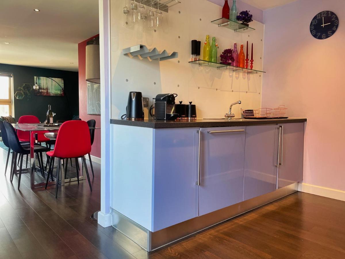 Historic Clock Tower Apartment With Rooftop Terrace And Free Secure Parking シェフィールド エクステリア 写真