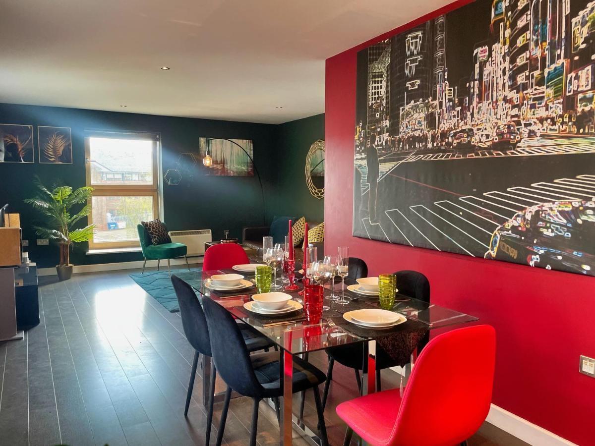 Historic Clock Tower Apartment With Rooftop Terrace And Free Secure Parking シェフィールド エクステリア 写真