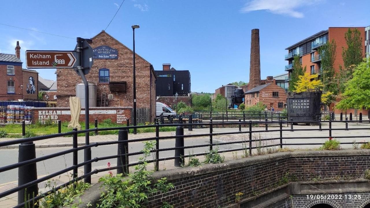 Historic Clock Tower Apartment With Rooftop Terrace And Free Secure Parking シェフィールド エクステリア 写真