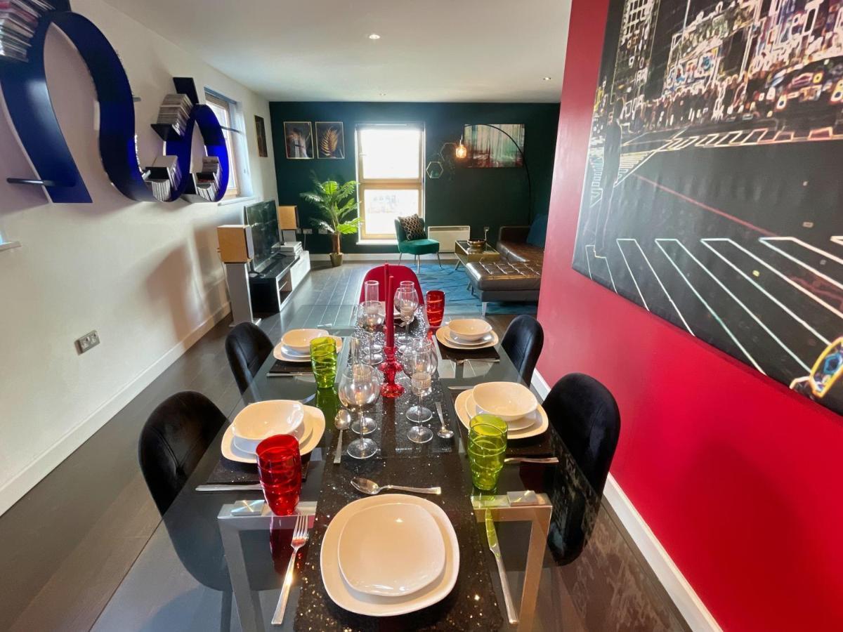 Historic Clock Tower Apartment With Rooftop Terrace And Free Secure Parking シェフィールド エクステリア 写真